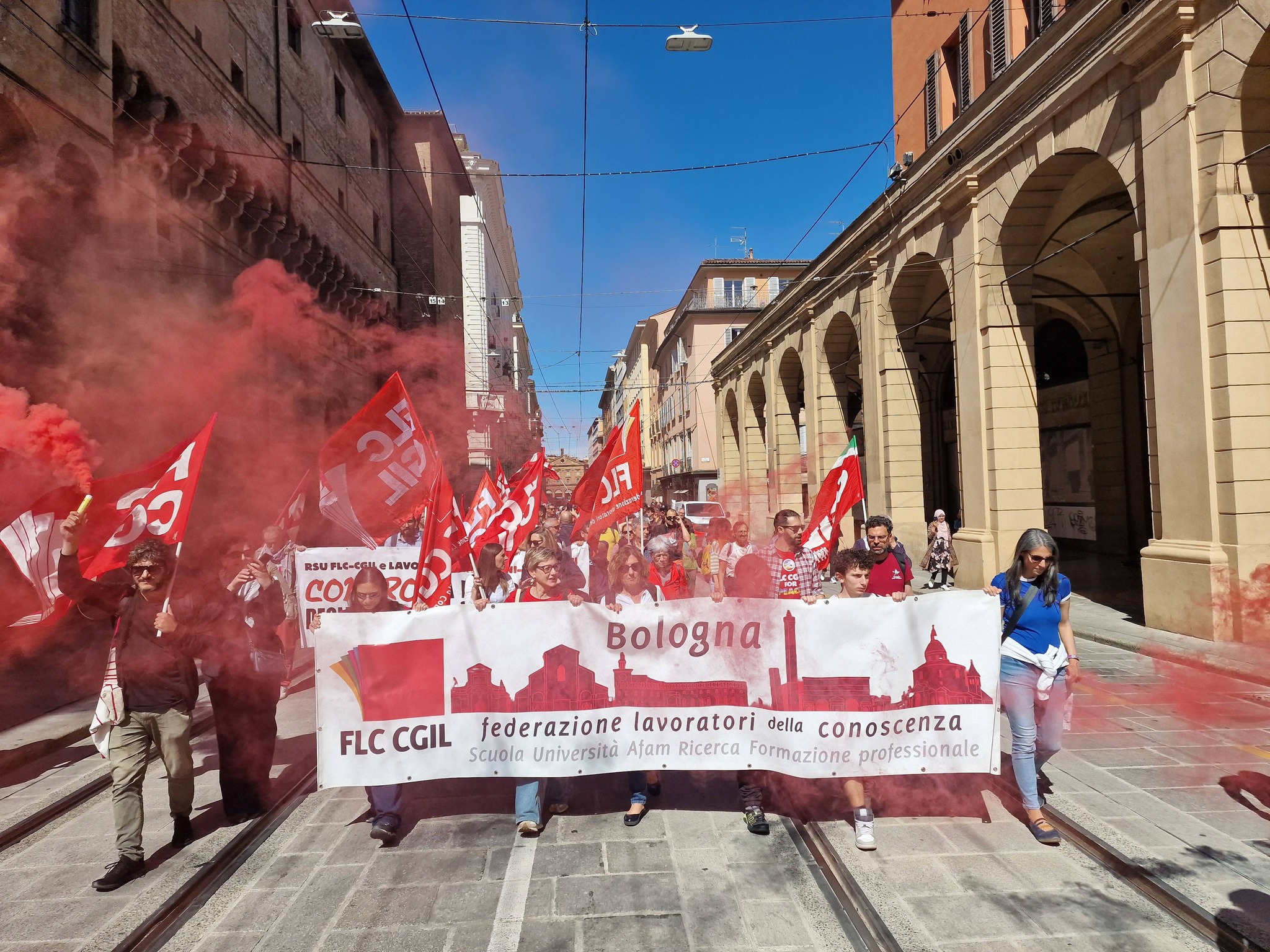 Successo a Bologna dello sciopero contro la riforma degli Istituti scolastici 