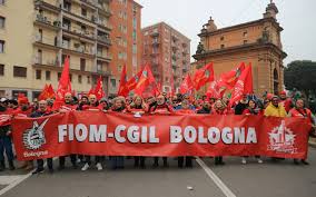 GRANDE RIUSCITA DELLA MOBILITAZIONE PER IL RINNOVO DEL CONTRATTO NAZIONALE
